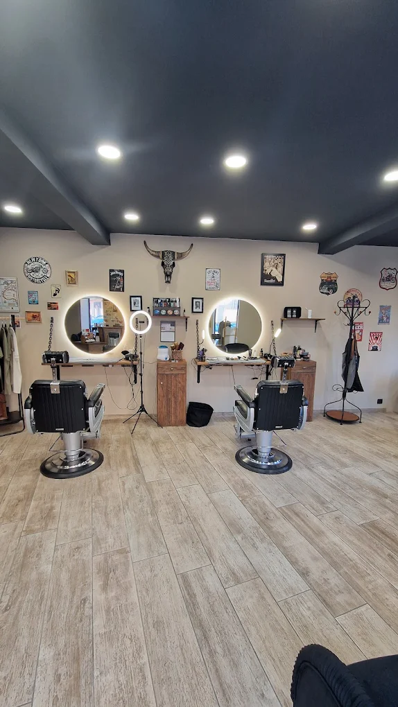 LES MESSIEURS D'ABORD