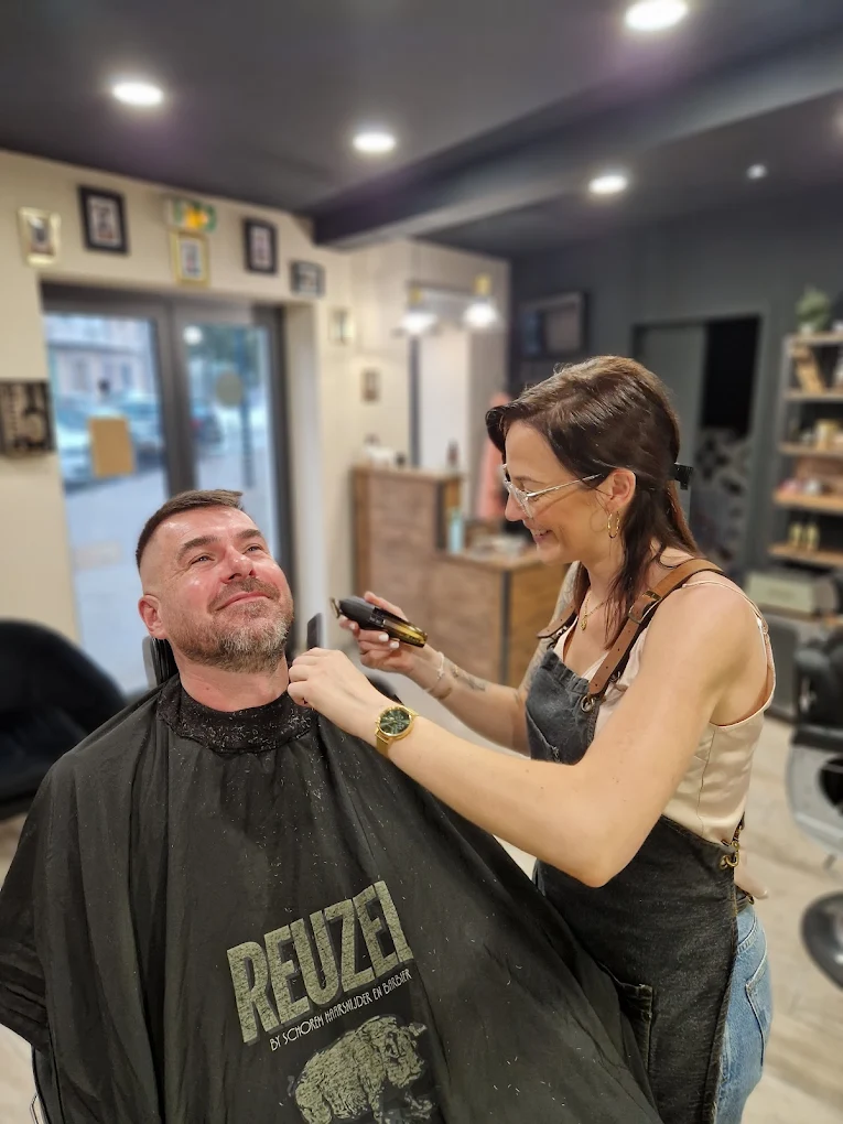 LES MESSIEURS D'ABORD