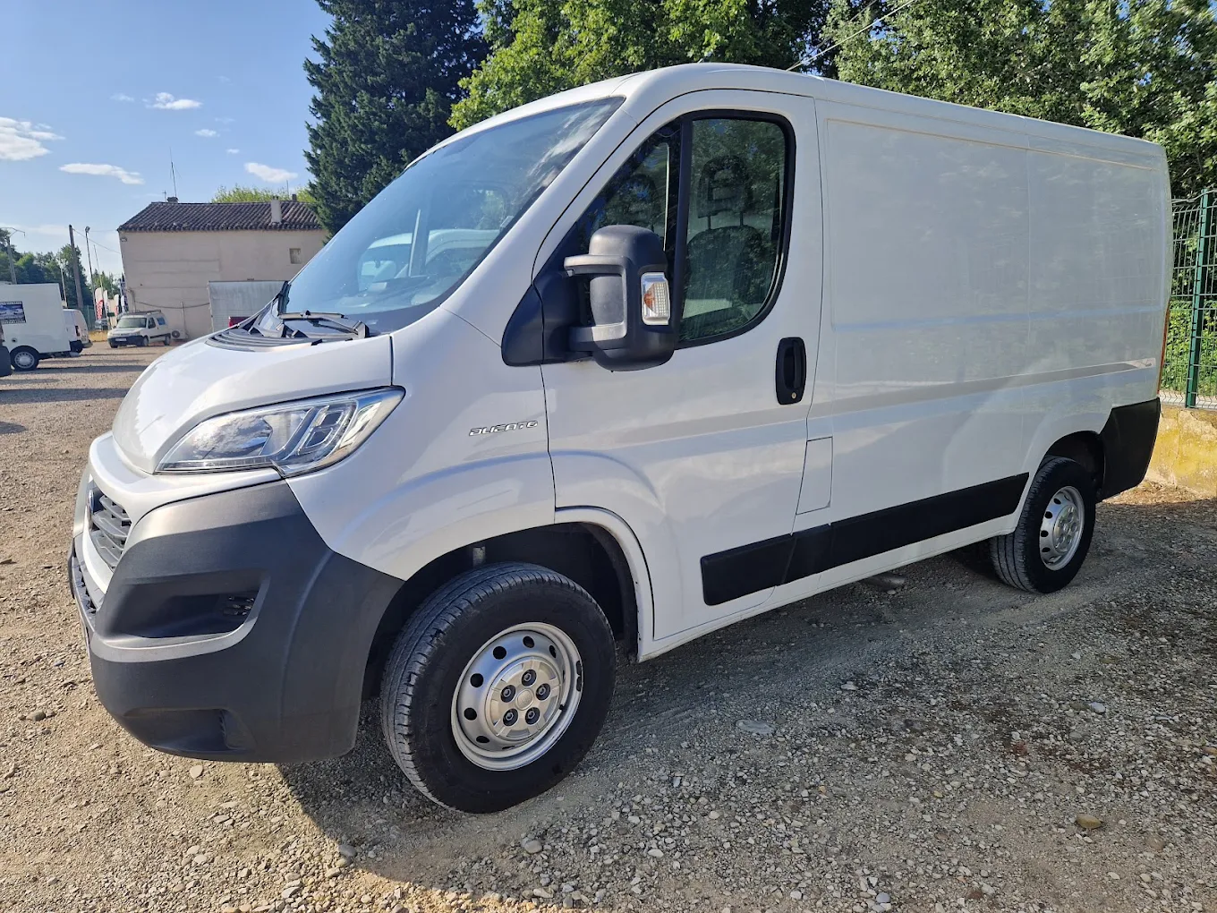 VIGNERES VEHICULES / LES VANS ROUSSEL