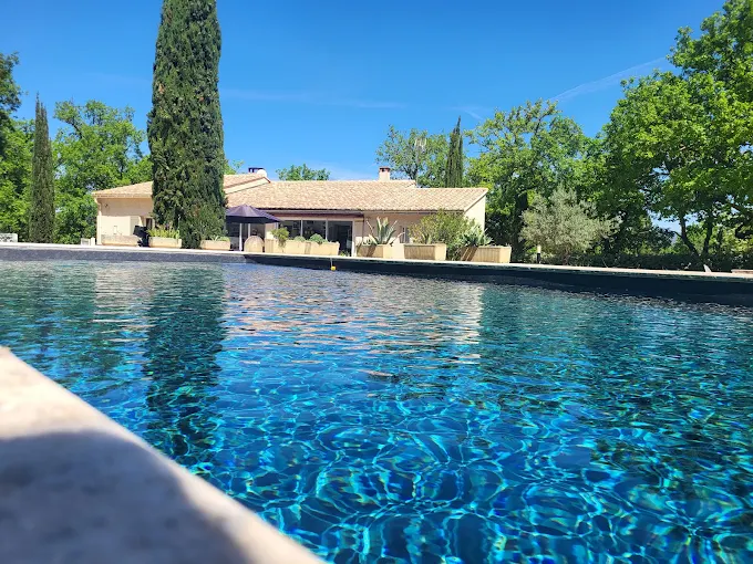 Ô LIMPIDA PISCINES ERMANNI COUSTELLET